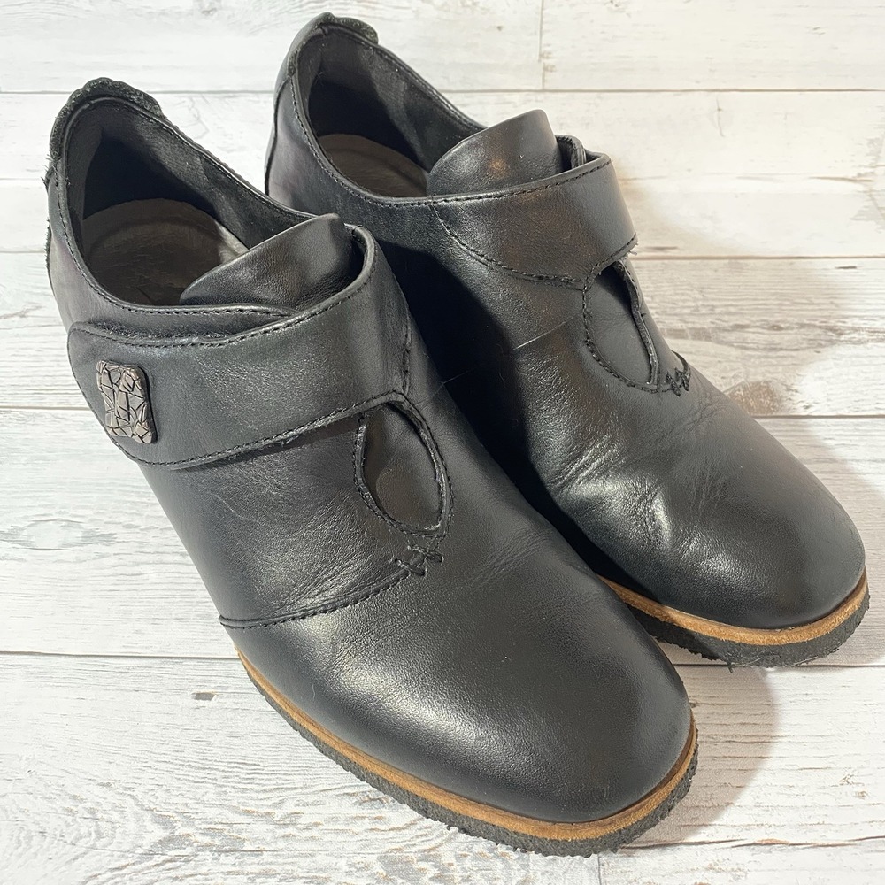 Earth Zanza Booties Womens 7.5 B Black Soft Leather Wedge Ankle Boots Hook Loop - Picture 2 of 16